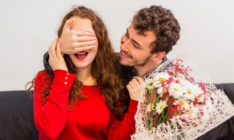 how to make your girlfriend happy